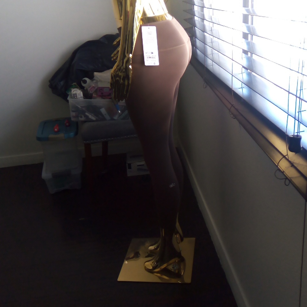 Alo Yoga Leggings Tan